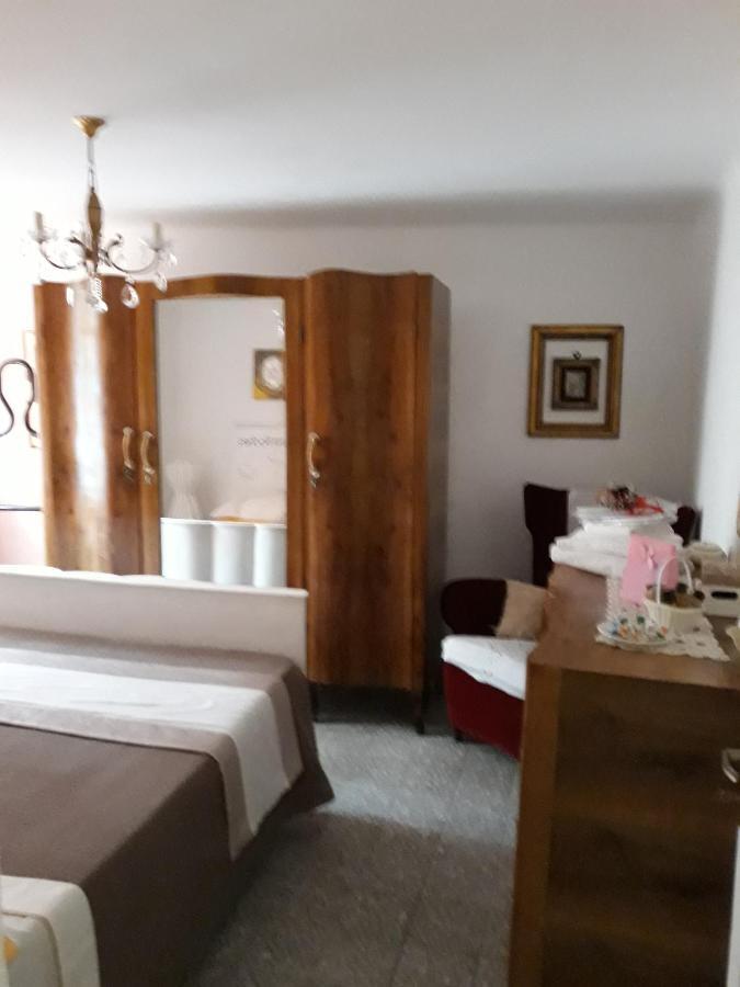 B&B Peverello Кастельнуово-Маґра Екстер'єр фото